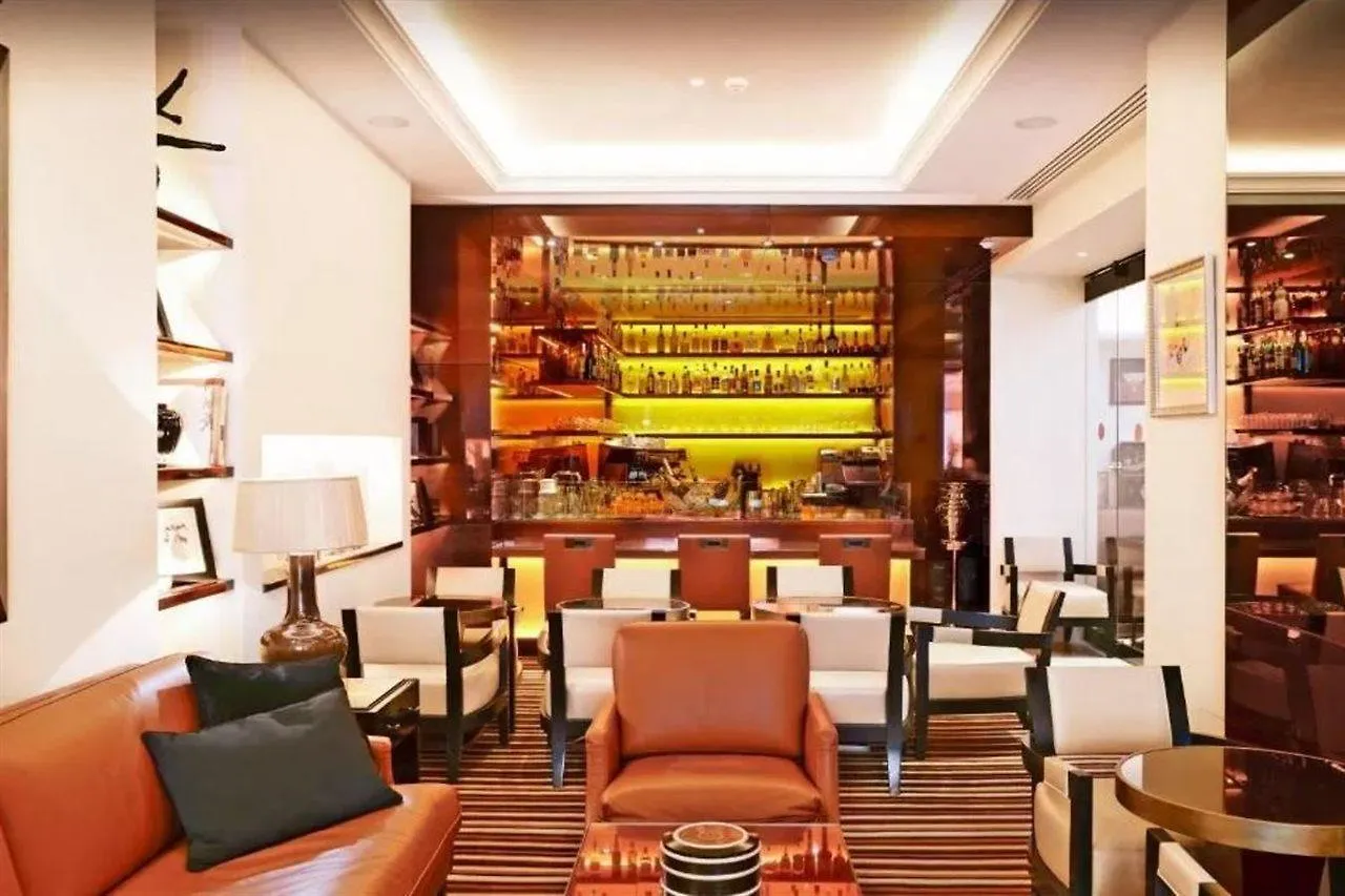 Montaigne Hotel 5*