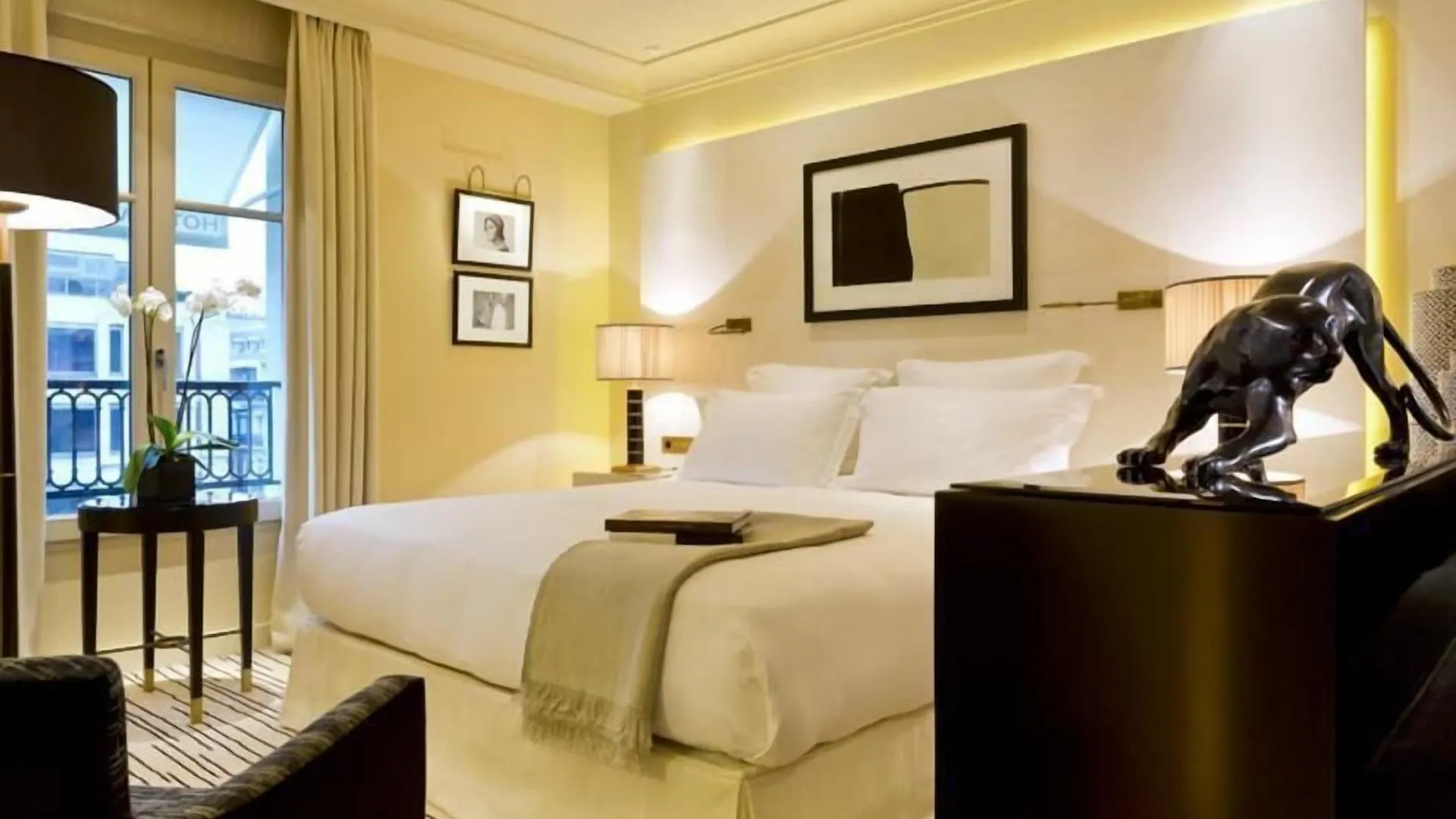 Montaigne 5* Paris