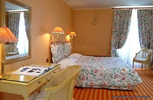 Montaigne 5*