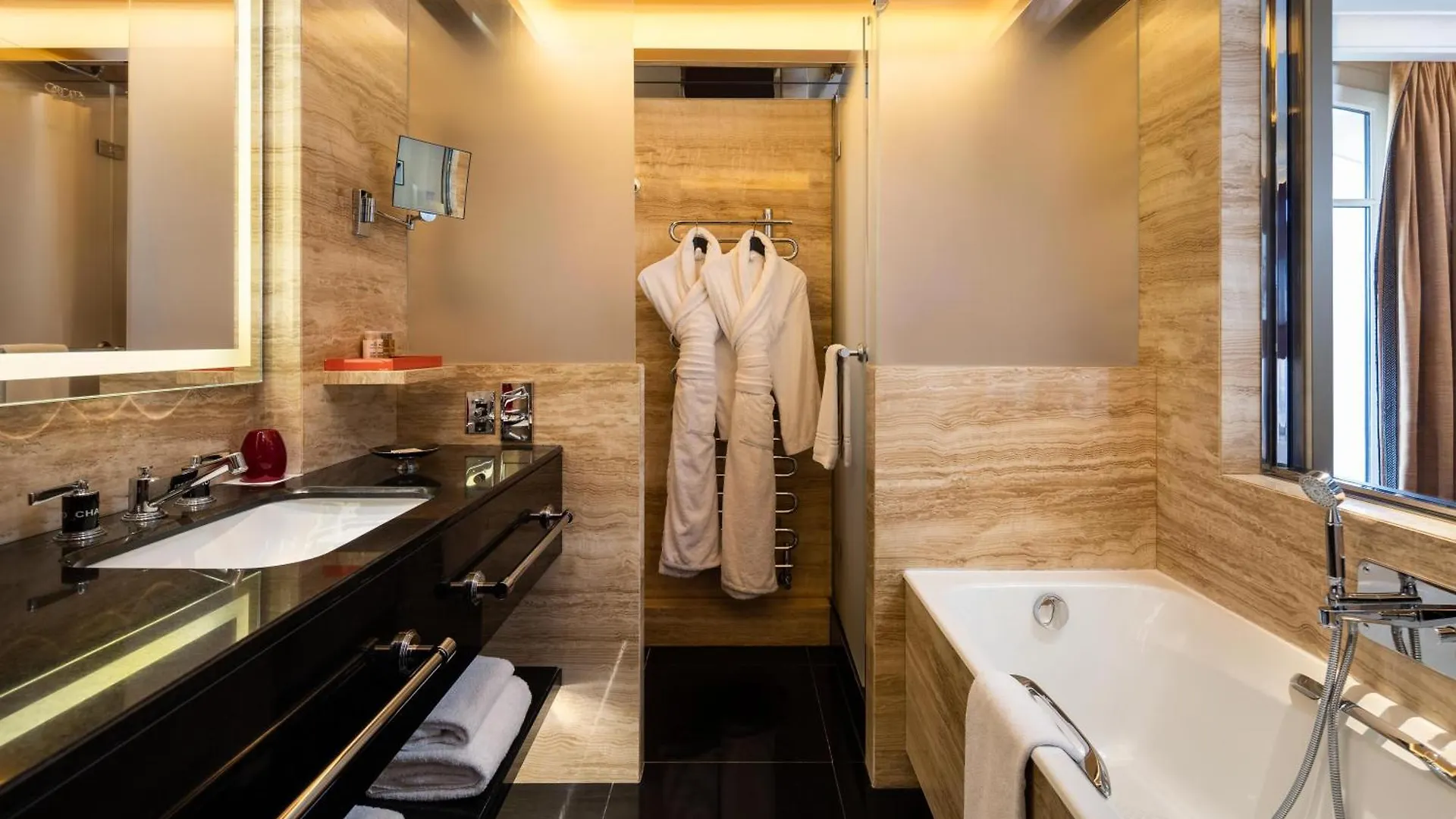 Montaigne Paris
