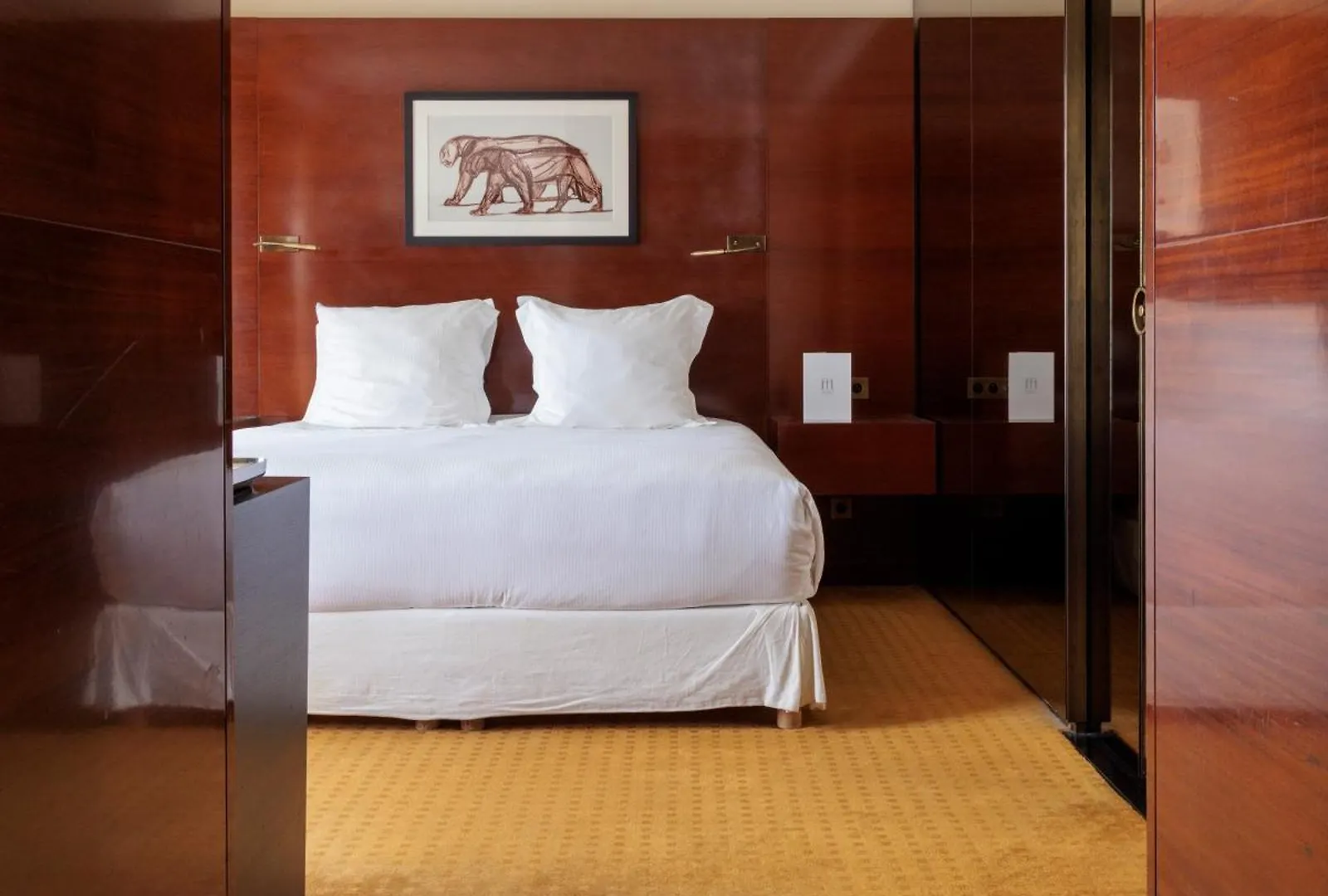 Montaigne Hotel