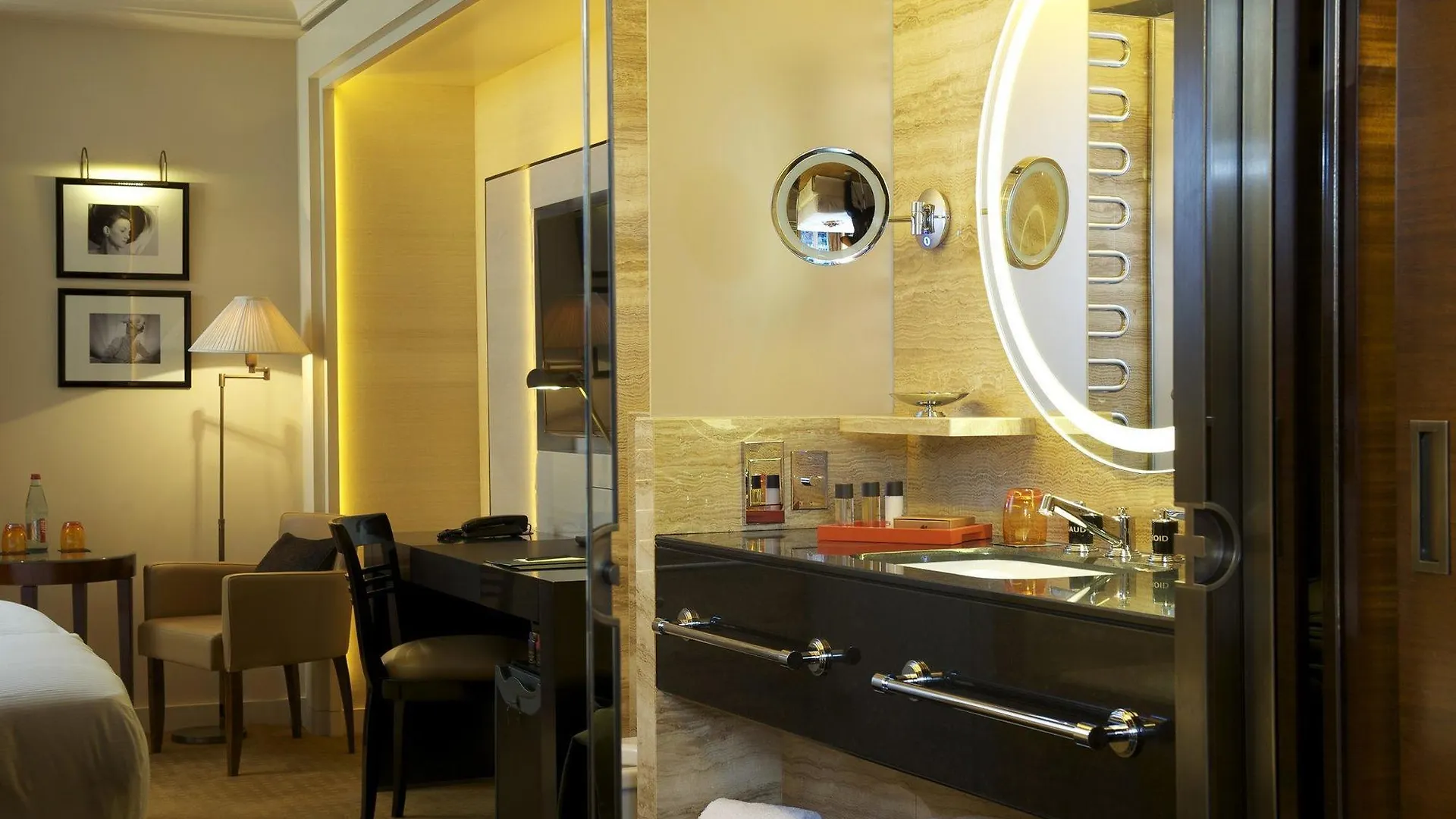 Montaigne Paris