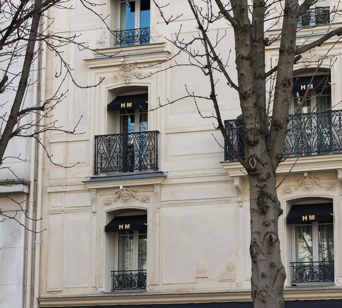 Montaigne Hotel